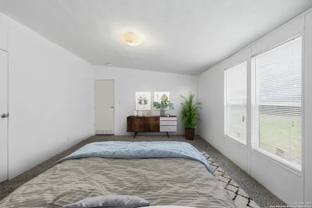 $1,750 | 24 County Road 429, Dayton, TX 77535