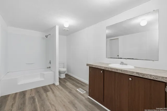 $1,750 | 24 County Road 429, Dayton, TX 77535