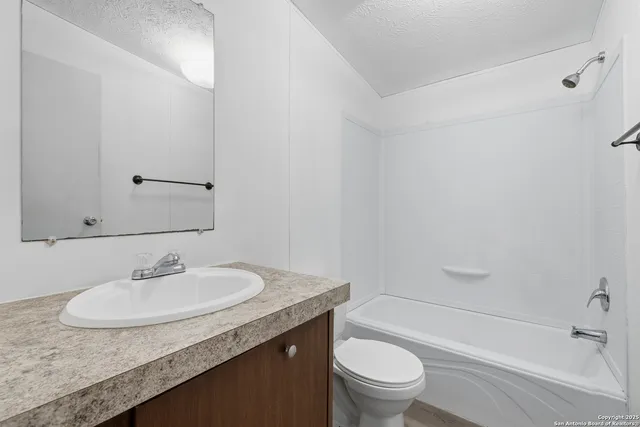 $1,750 | 24 County Road 429, Dayton, TX 77535