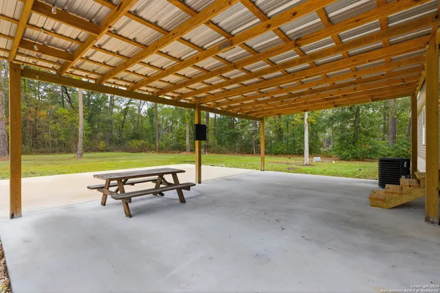 $1,750 | 24 County Road 429, Dayton, TX 77535