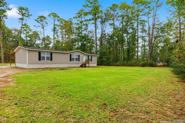 $1,750 | 24 County Road 429, Dayton, TX 77535