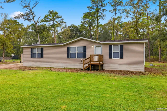 $1,750 | 24 County Road 429, Dayton, TX 77535