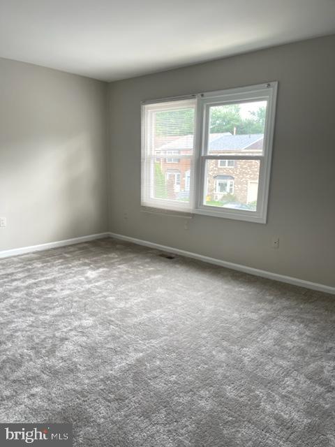 110 Autumn Hill Way Gaithersburg, MD 20877 - Photo 15 of 31 an empty room with a window