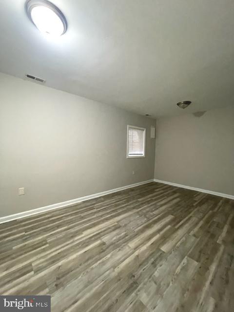 110 Autumn Hill Way Gaithersburg, MD 20877 - Photo 23 of 31 a view of an empty room and window