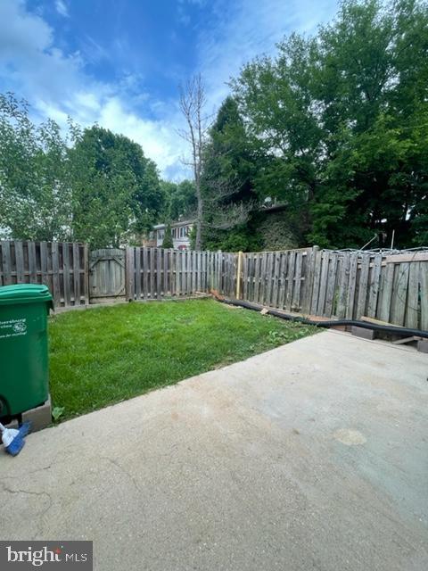 110 Autumn Hill Way Gaithersburg, MD 20877 - Photo 31 of 31 a view of a yard with wooden fence