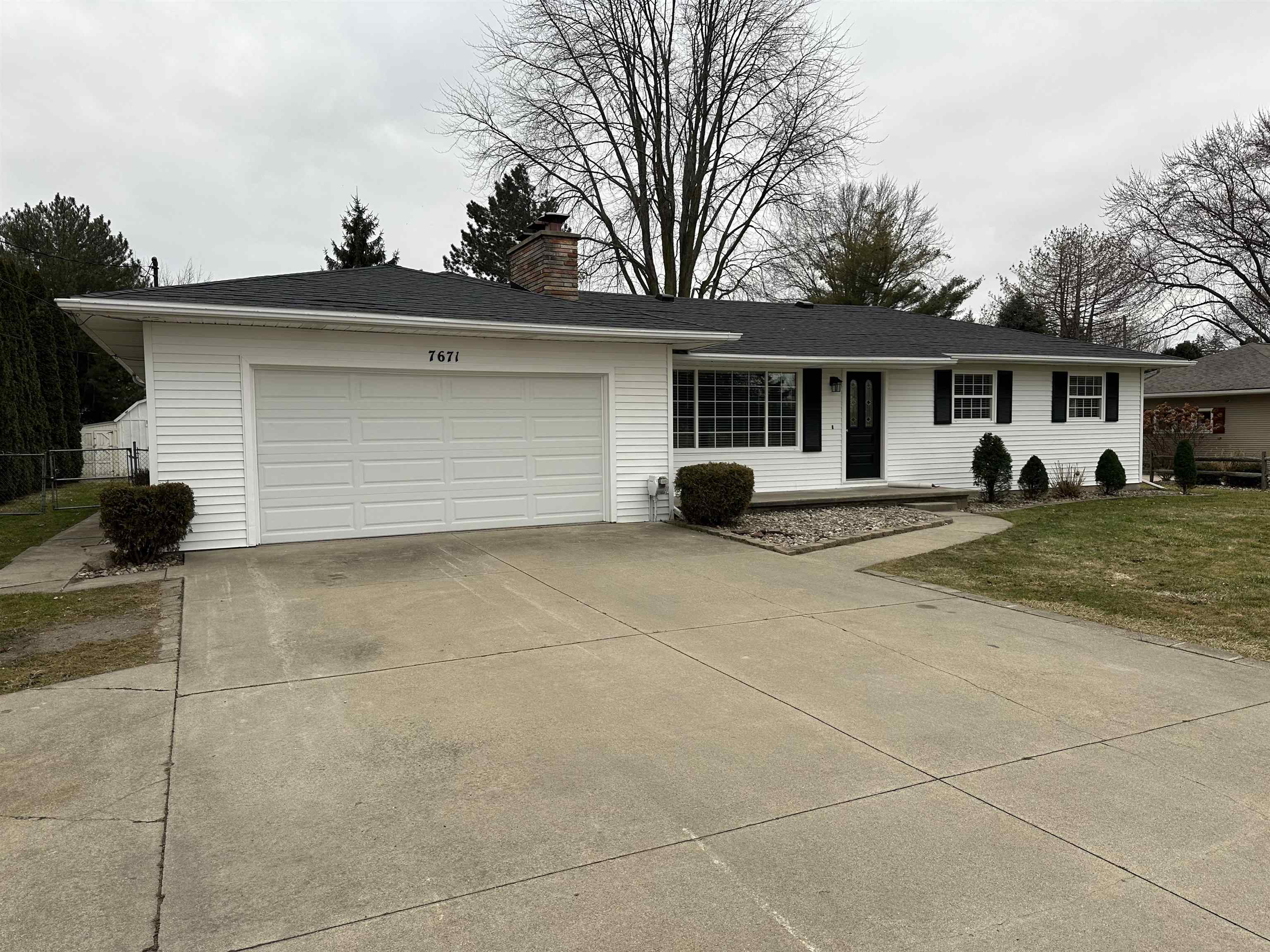 7671 State Road Saginaw, MI 48609 - Photo 3 of 22 50133321-99b83851-ad63-4056-9581-80576c2c888f.JPG