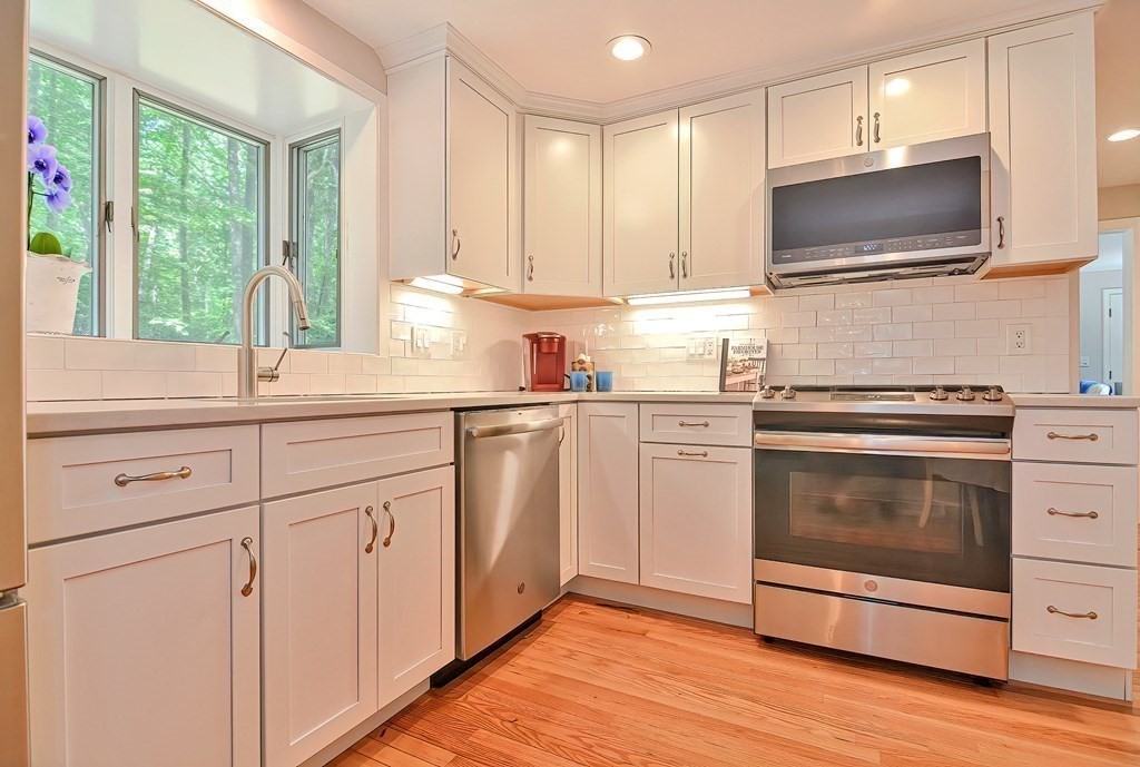 117 Robert Road Holliston, MA 01746 - Photo 17 of 41 Gallery Image 17