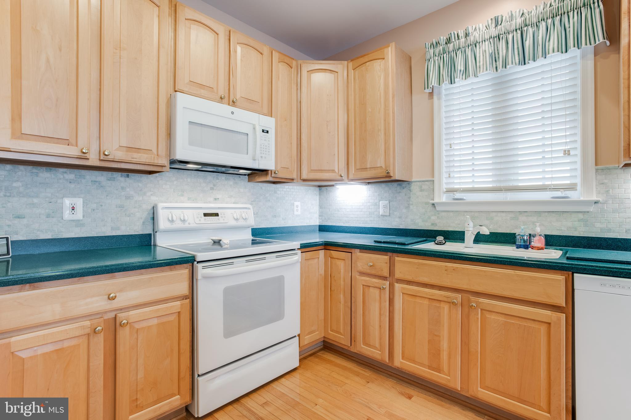 13533 Ryton Ridge Lane Gainesville, VA 20155 - Photo 15 of 65 Kitchen