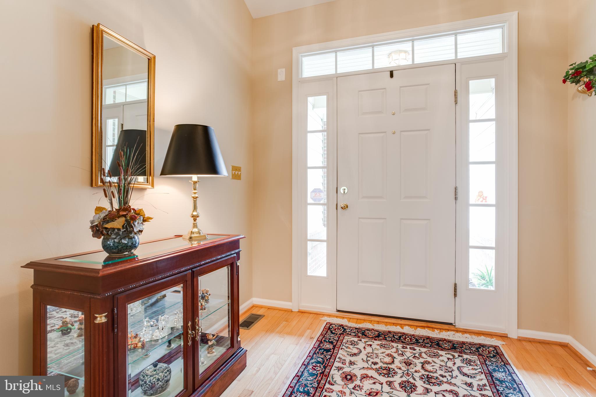 13533 Ryton Ridge Lane Gainesville, VA 20155 - Photo 6 of 65 Foyer with hardwoods