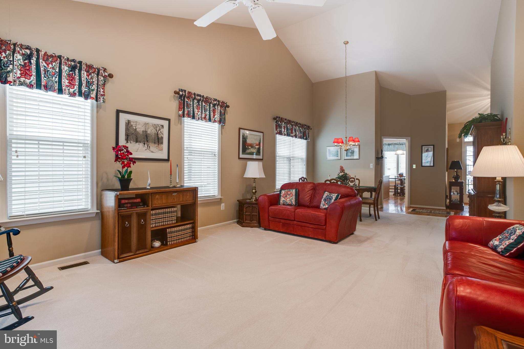 13533 Ryton Ridge Lane Gainesville, VA 20155 - Photo 10 of 65 Living Room