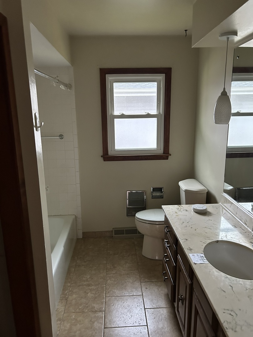 1755 Country Knoll Lane Elgin, IL 60123 - Photo 17 of 36