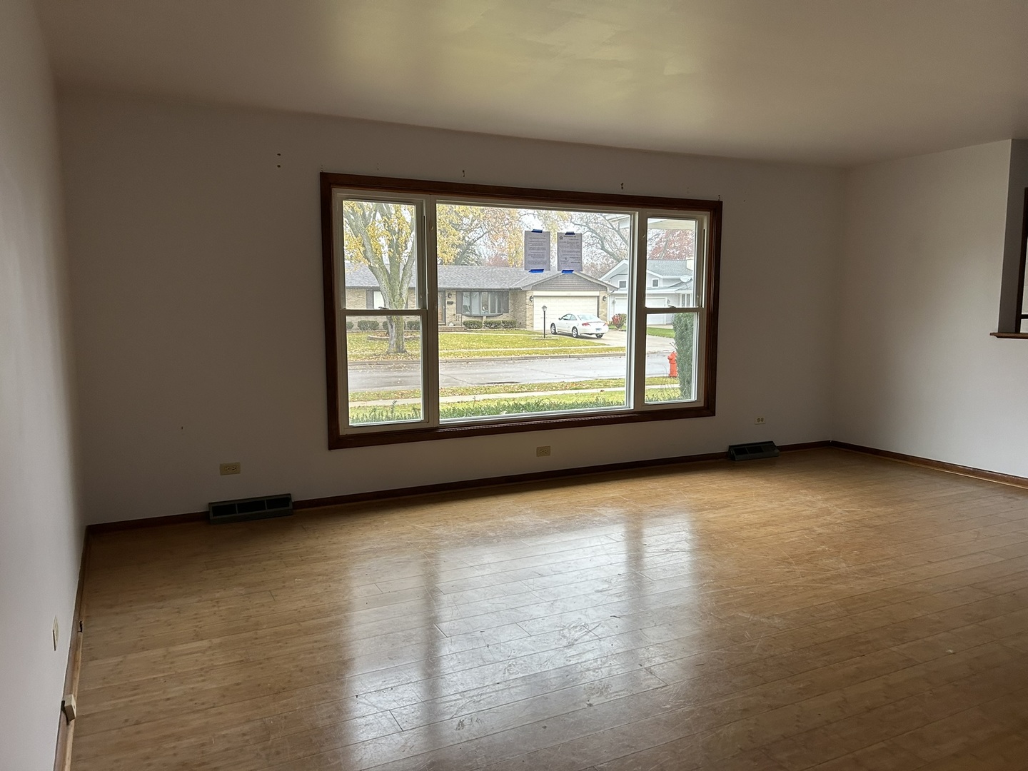 1755 Country Knoll Lane Elgin, IL 60123 - Photo 6 of 36