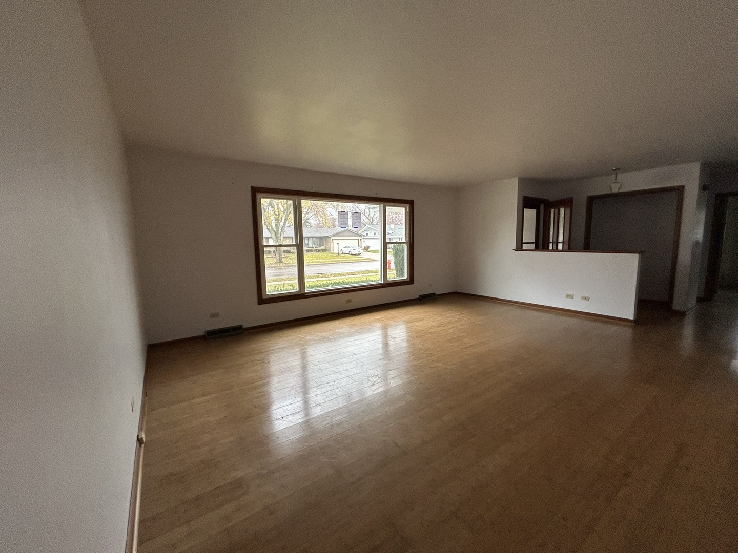 1755 Country Knoll Lane Elgin, IL 60123 - Photo 8 of 36