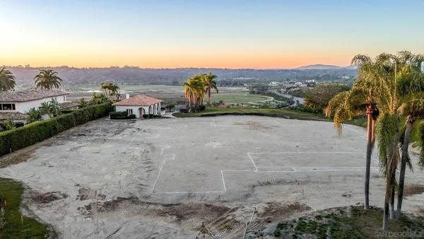 $9,300,000 | 5910 Ladys Secret Court, Del Mar, CA 92014