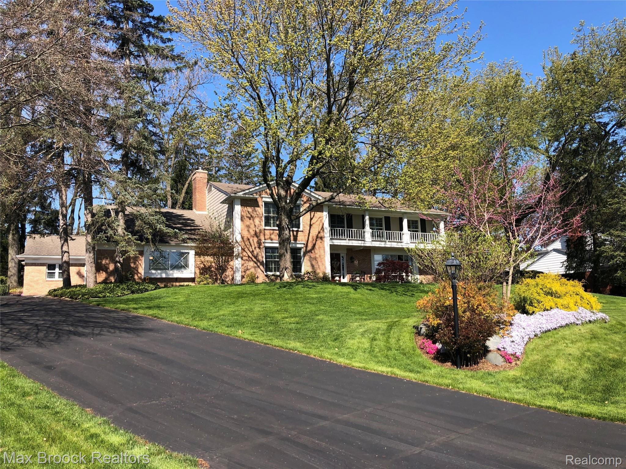 4098 Nearbrook Road Bloomfield Hills, MI 48302 - Photo 1 of 1 Front View