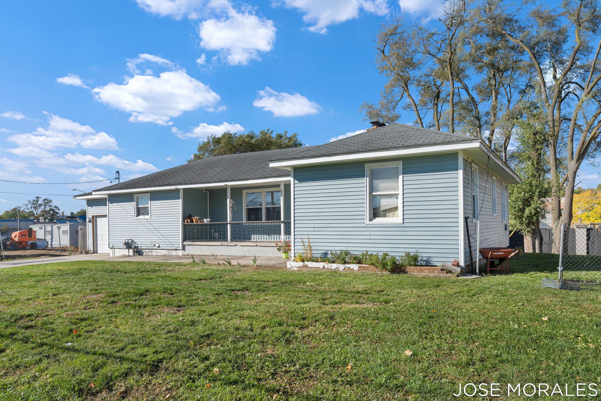 2741 Riley Avenue Southwest Wyoming, MI 49509 - Photo 4 of 26 4-web-or-mls-04