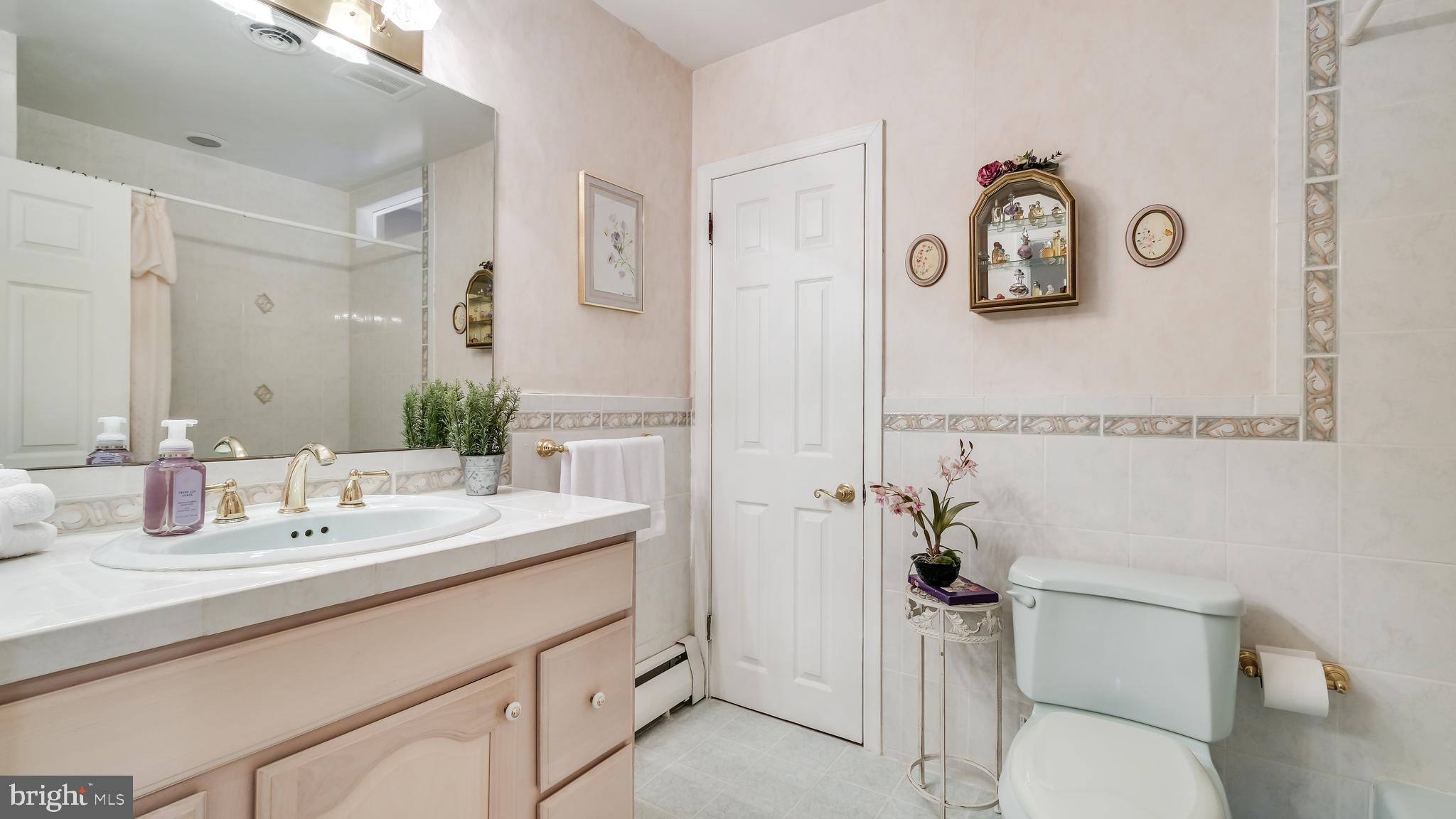 2370 Weir Road Aston, PA 19014 - Photo 23 of 36 Full Hall Bath with Linen Closet