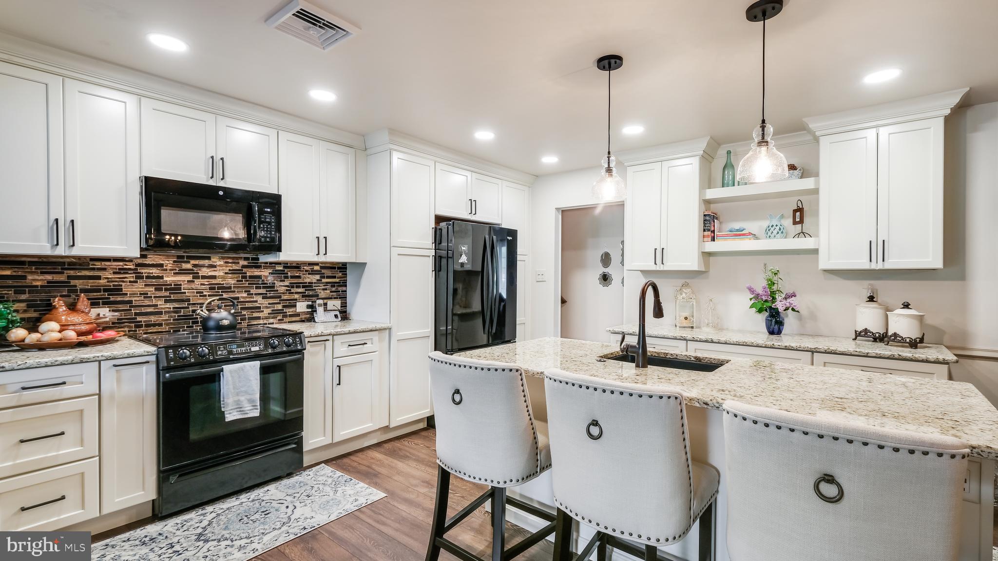 2370 Weir Road Aston, PA 19014 - Photo 9 of 36 Newly Remodeled Kitchen (2019)