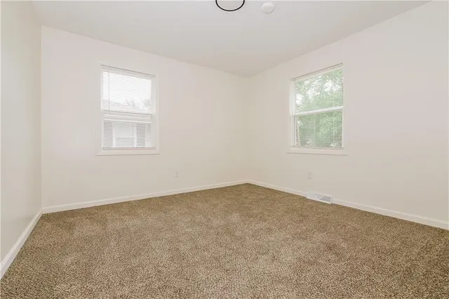 $2,100 | 6600 Northwest 50th Street, Kansas City, MO 64151