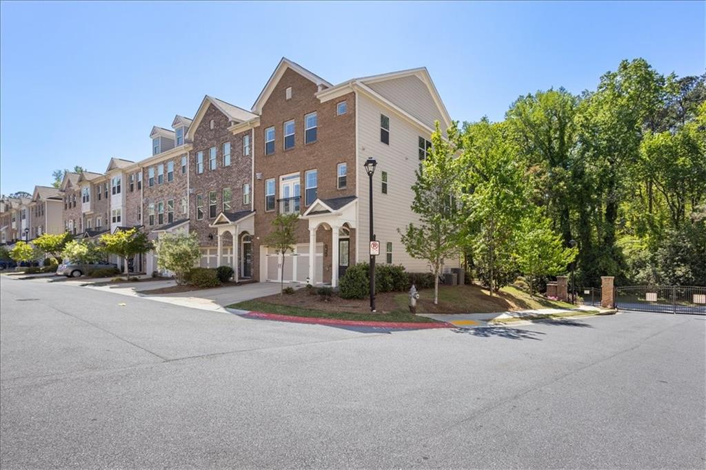 2056 Violet Lane Brookhaven, GA 30319 - Photo 2 of 54