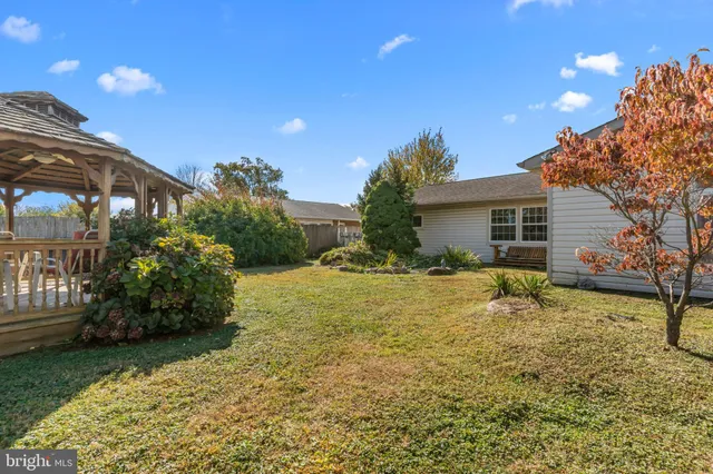 $379,900 | 34 Tulip Lane, Levittown, PA 19054