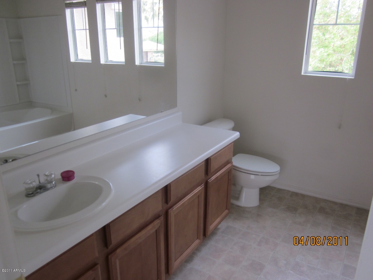 1369 South Swallow Lane Gilbert, AZ 85296 - Photo 4 of 8 Master Bathroom