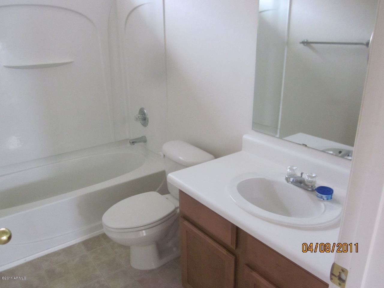 1369 South Swallow Lane Gilbert, AZ 85296 - Photo 5 of 8 Guest Bathroom