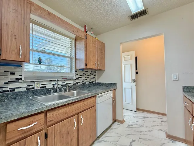 $152,500 | 4726 Granada Boulevard, Unit 4726, Sebring, FL 33872