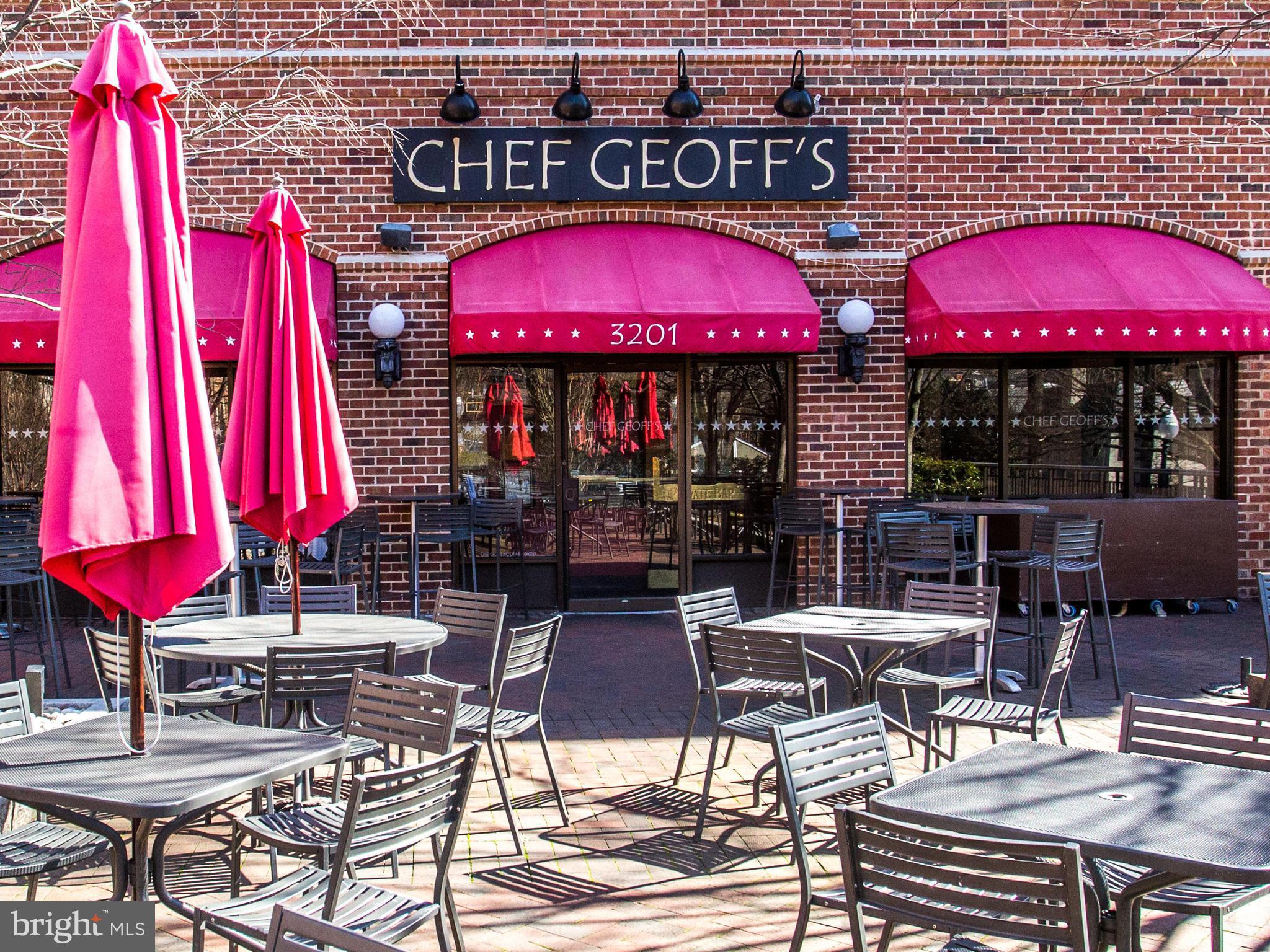 4201 Cathedral Avenue Northwest, Unit 703W Washington, DC 20016 - Photo 18 of 20 a building with glass top table and chairs