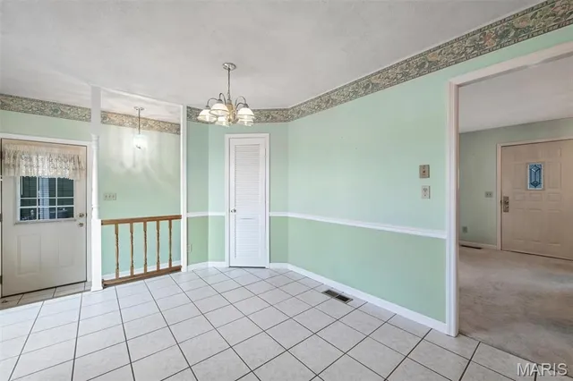 $172,500 | 4921 Tulip Tree Lane, Hazelwood, MO 63042