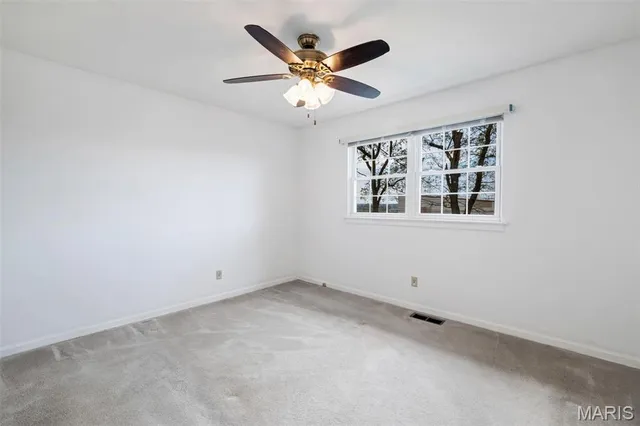 $172,500 | 4921 Tulip Tree Lane, Hazelwood, MO 63042