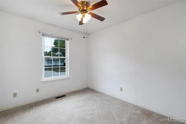 $172,500 | 4921 Tulip Tree Lane, Hazelwood, MO 63042