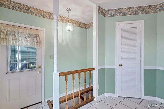 $172,500 | 4921 Tulip Tree Lane, Hazelwood, MO 63042