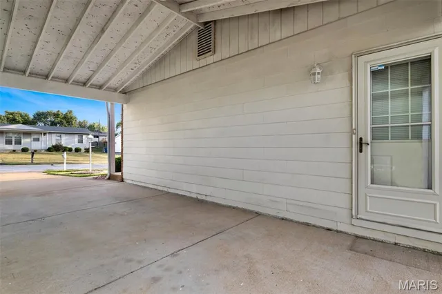 $172,500 | 4921 Tulip Tree Lane, Hazelwood, MO 63042