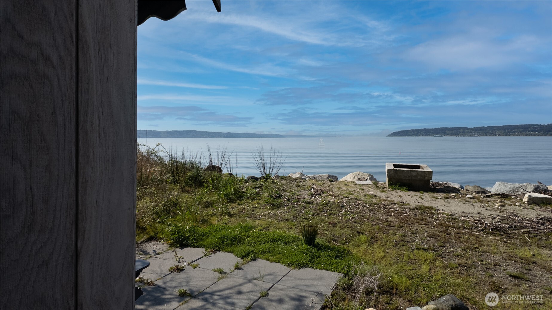22 South Beach Drive Everett, WA 98201 - Photo 12 of 37 a view of a back yard