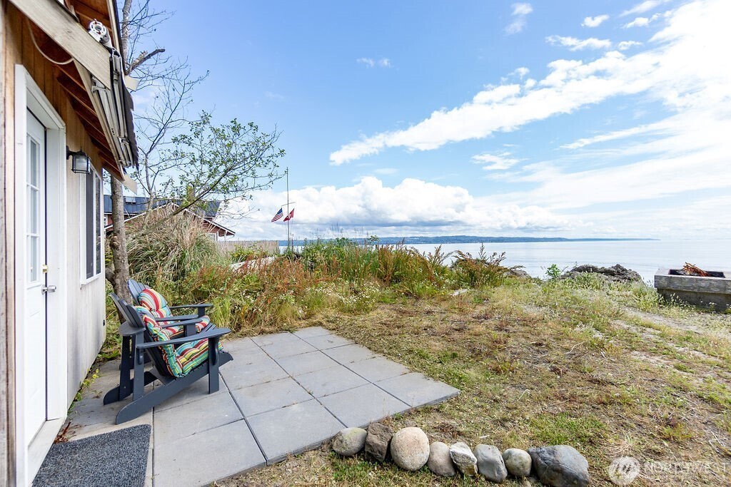 22 South Beach Drive Everett, WA 98201 - Photo 15 of 37 a view of a terrace with a bench and couch