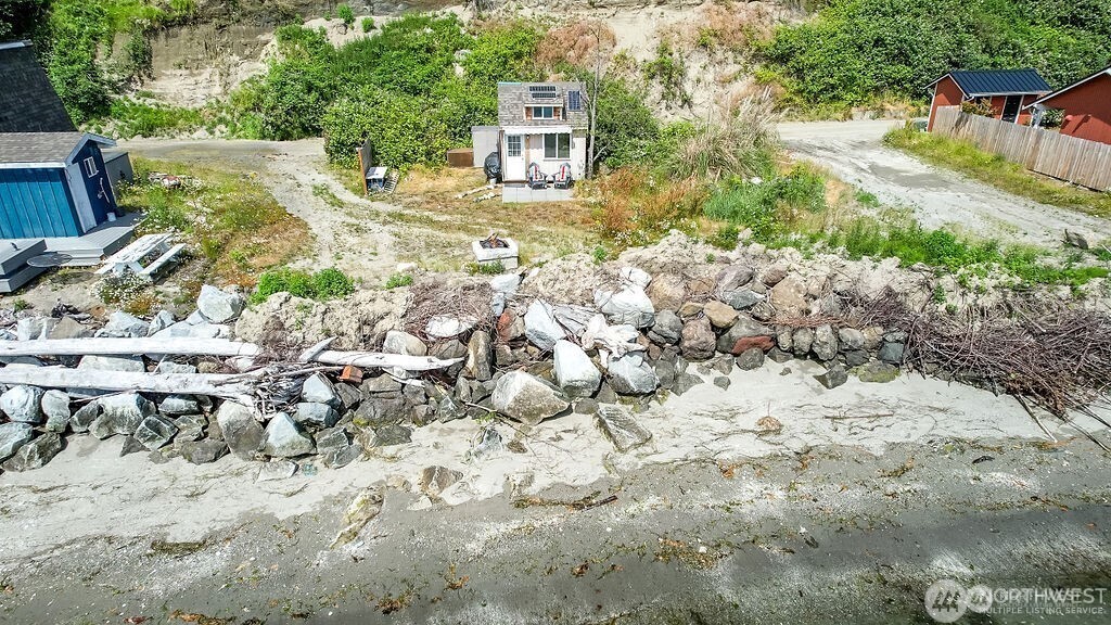 22 South Beach Drive Everett, WA 98201 - Photo 3 of 37 a view of a yard with plants