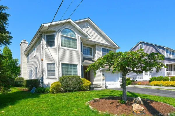 $1,349,000 | 13 Sheppard Street, Glen Head, NY 11545