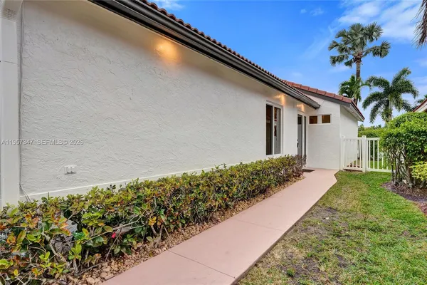$3,900 | 18034 Southwest 20th Street, Miramar, FL 33029