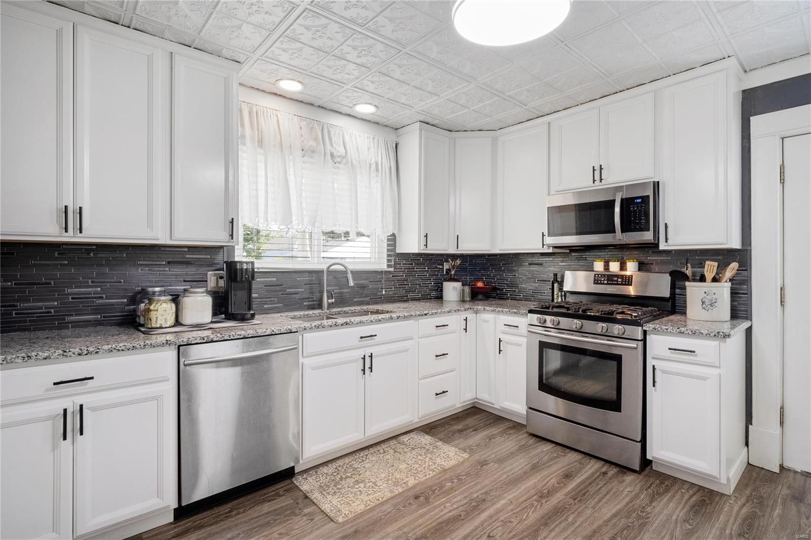 1109 West Main Street Collinsville, IL 62234 - Photo 2 of 47