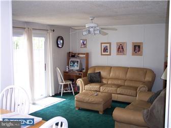 1638 Pin Oak Road Williamstown, NJ 08094 - Photo 8 of 11 Family Room
