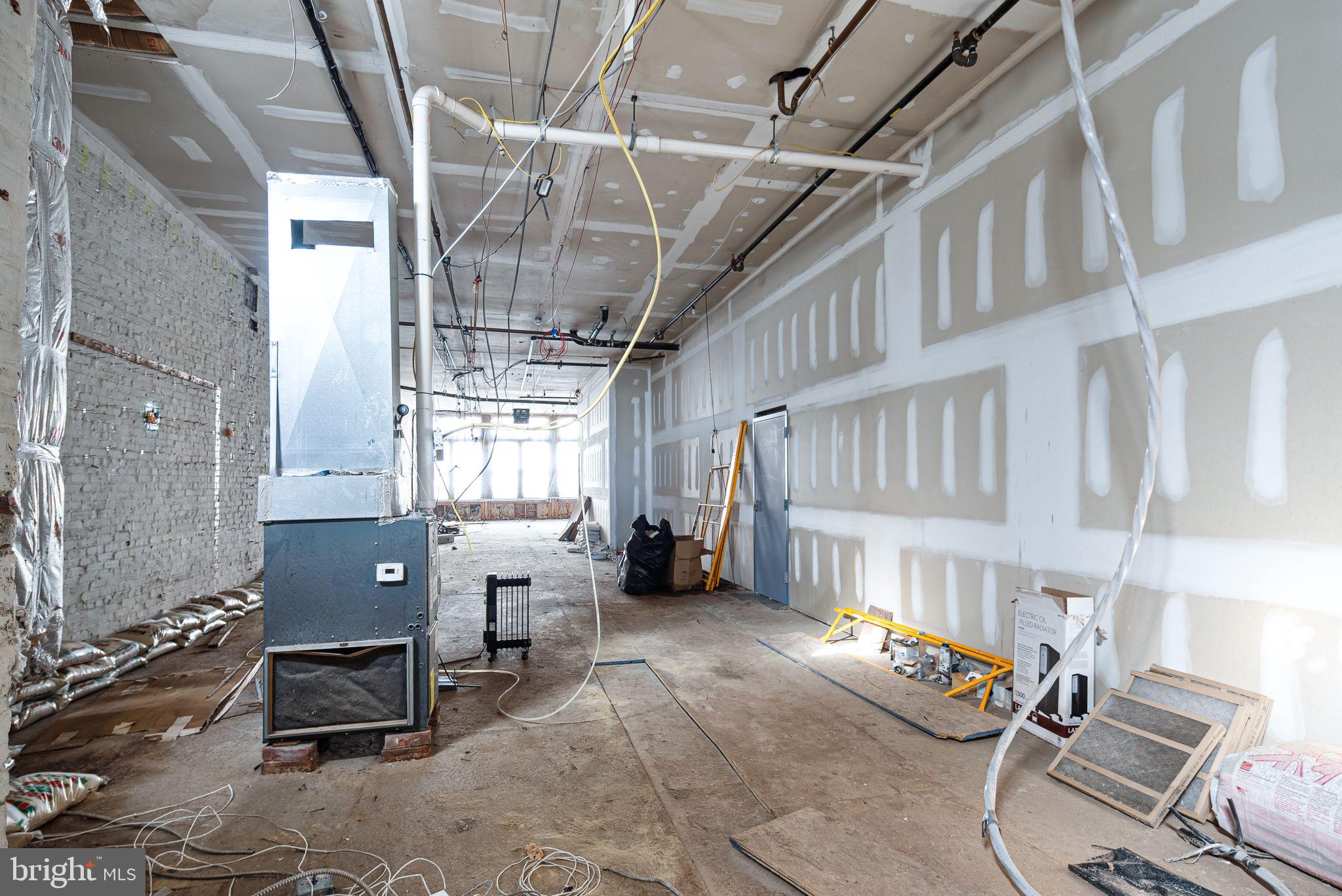 20 Letitia Street, Unit 2B & 2C Philadelphia, PA 19106 - Photo 4 of 9 a living room with furniture