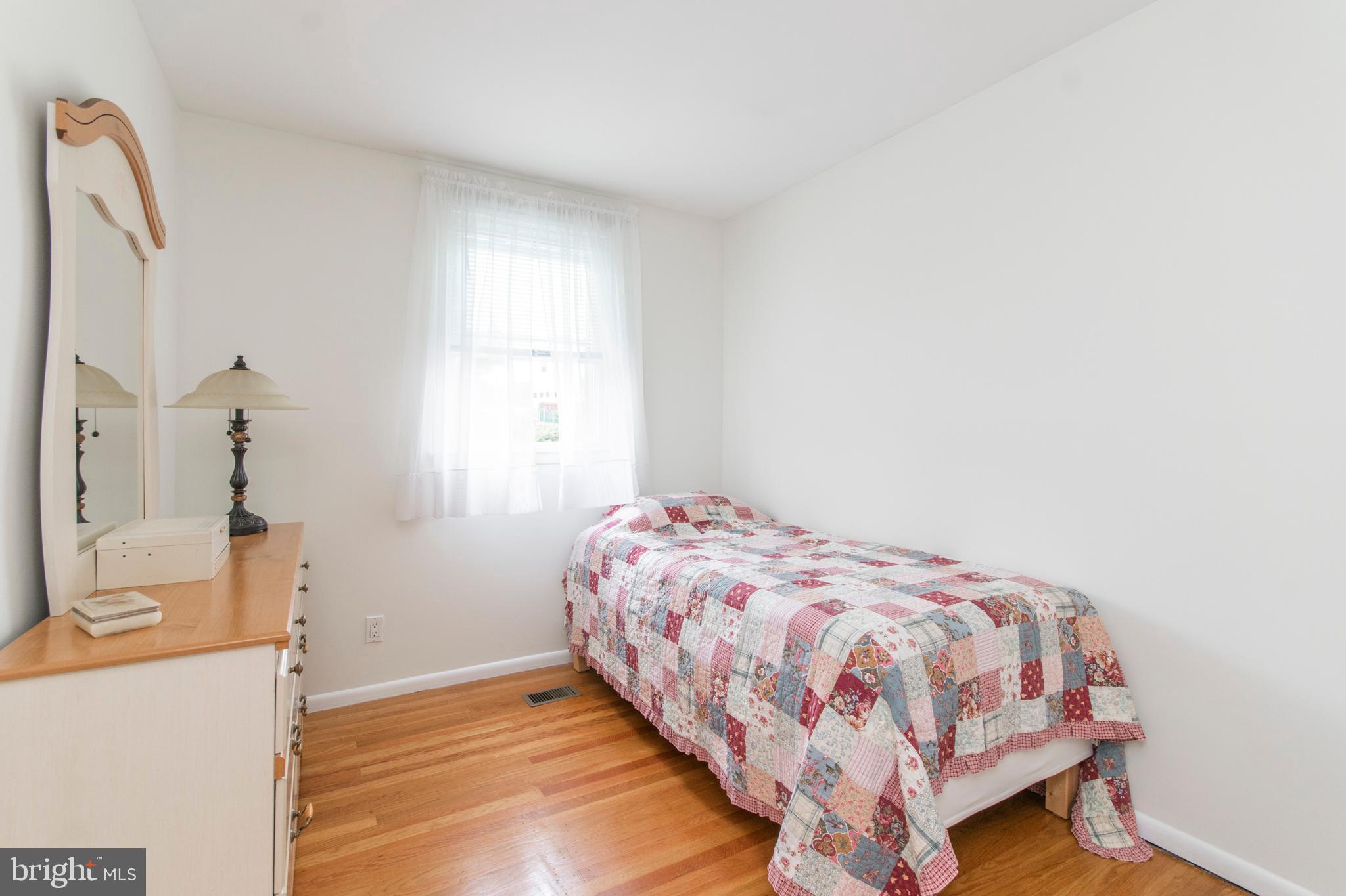 3645 Chesterfield Road Philadelphia, PA 19114 - Photo 15 of 29 Bedroom 2