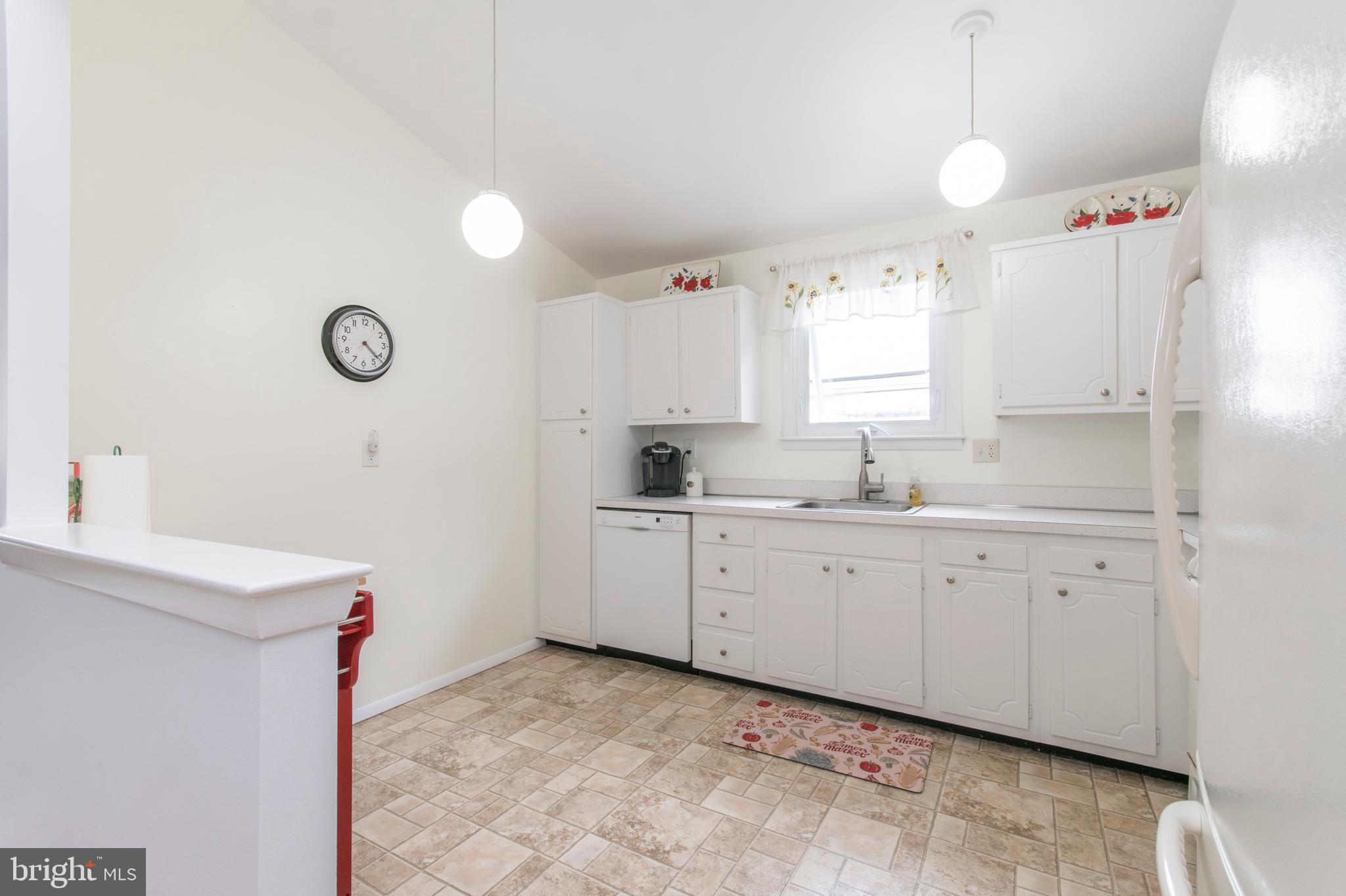 3645 Chesterfield Road Philadelphia, PA 19114 - Photo 9 of 29 Kitchen