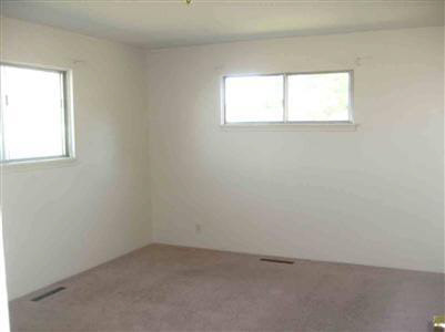 8461 Miller Road Swartz Creek, MI 48473 - Photo 8 of 10 20159720-7.JPG