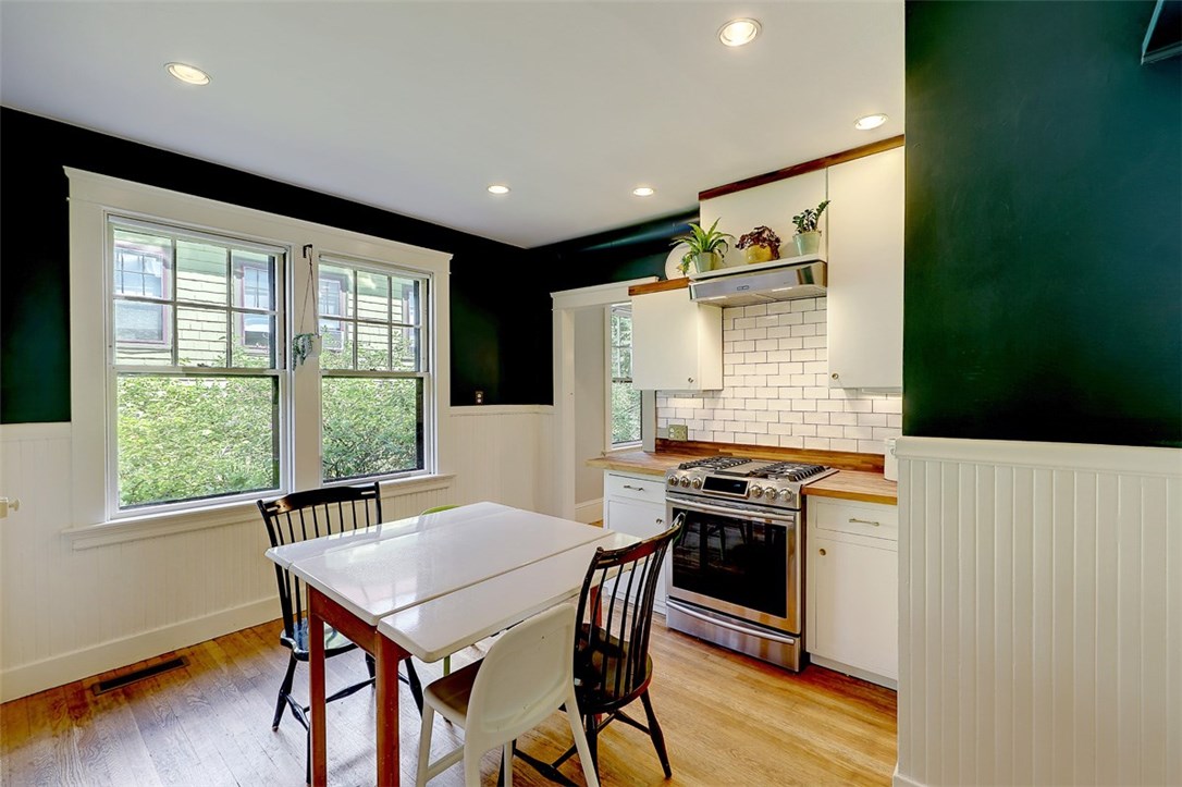 71 Edgehill Road Providence, RI 02906 - Photo 18 of 33