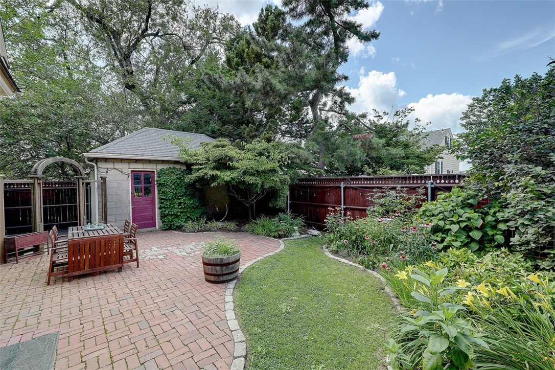 71 Edgehill Road Providence, RI 02906 - Photo 30 of 33