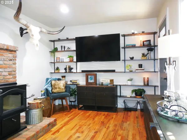 $500,000 | 204 North Russell Street, Joseph, OR 97846