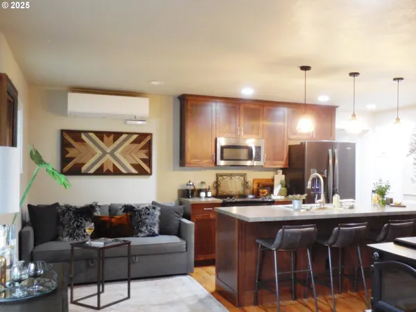 $500,000 | 204 North Russell Street, Joseph, OR 97846