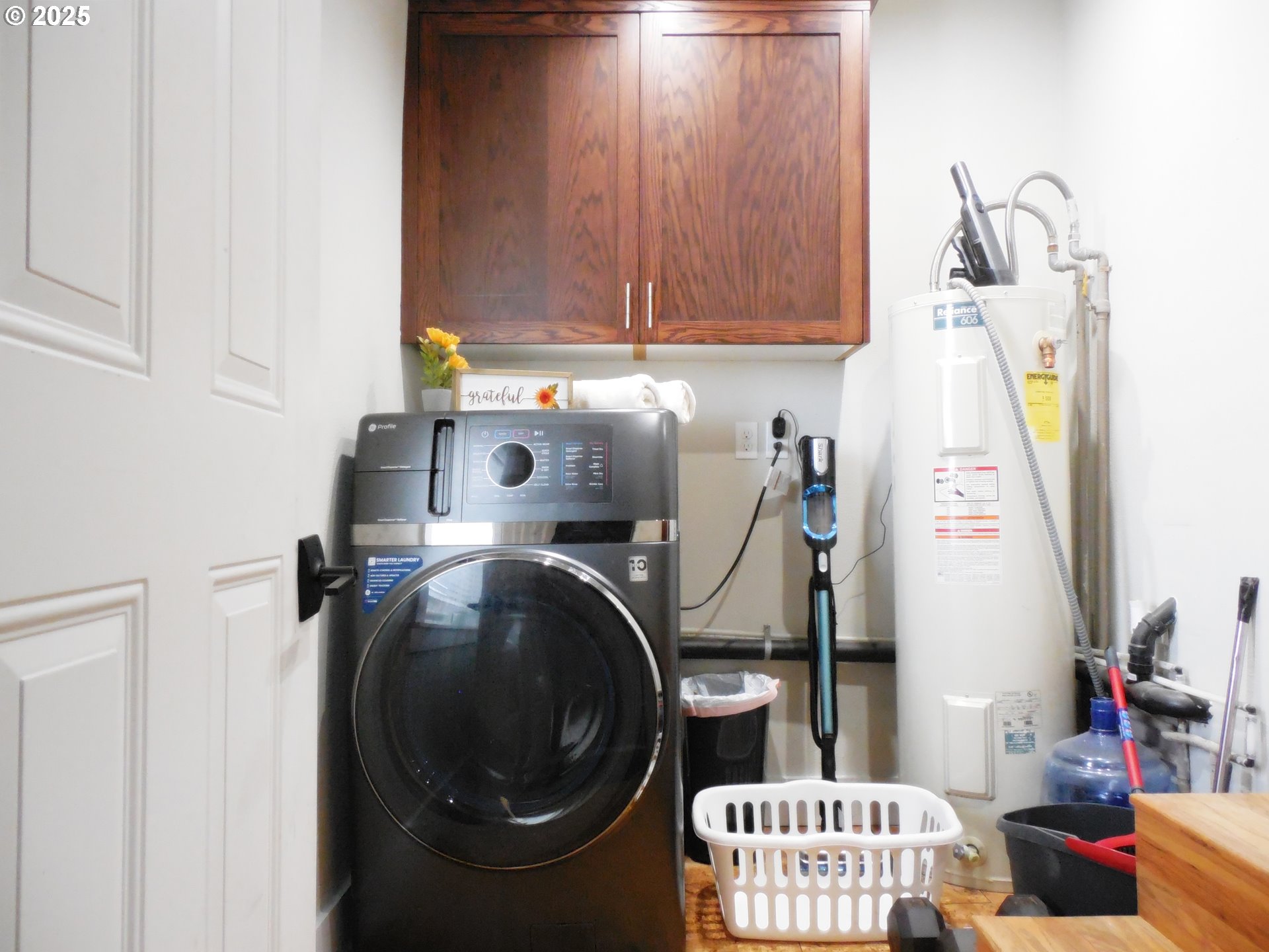 204 North Russell Street Joseph, OR 97846 - Photo 20 of 46 a utility room with dryer and washer